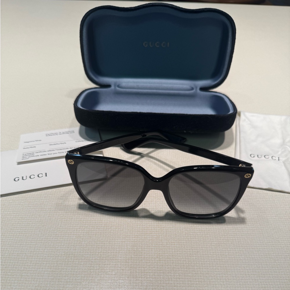 Gucci Black Cat-Eye Sunglasses with Gradient Lenses